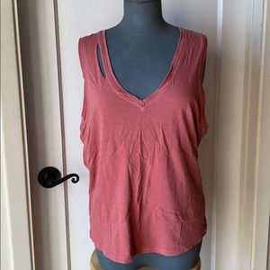 PHILANTHROPY DISTRESSED TANK